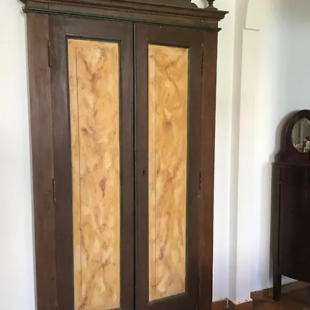 La Casa Rossa * Майори